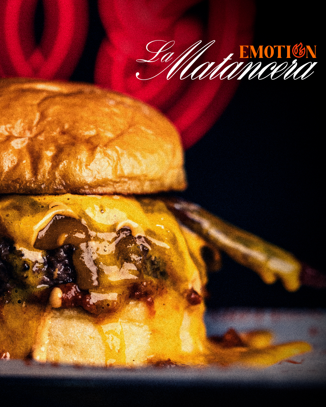 Hamburguesa La Matancera de Emotion Burger con queso fundido